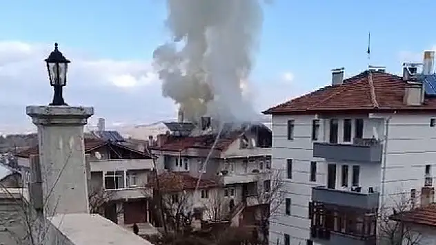 Çatı Yangını Korkuttu