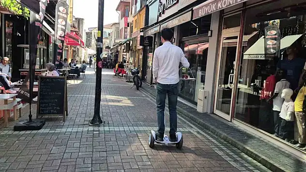Çay Dağıtımına Yetişemeyince 'Cincır' İle Servise Başladı