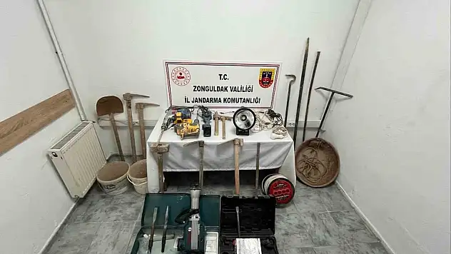 Kaçak Kazı Yapan 5 Kişi Yakalandı