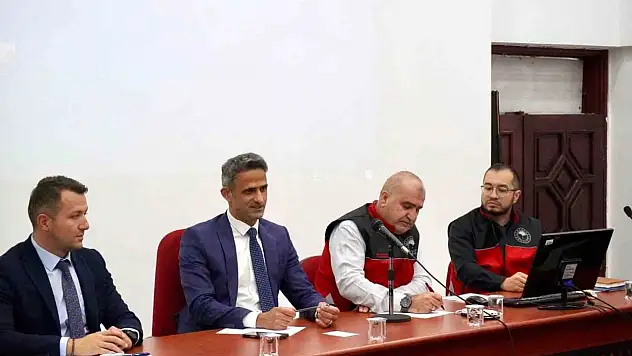 Kahverengi Kokarca Böceğiyle Mücadele Toplantısı Yapıldı