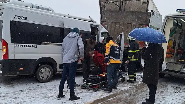 Kar Ve Buz Kazaya Neden Oldu