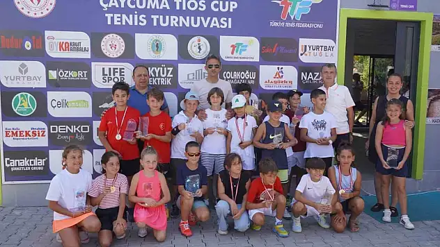 Çaycuma'da Minik Tenisçiler Kupa İçin Yarıştı