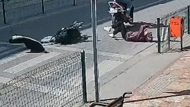 Motosiklet, Anne Ve Çocuğuna Çarptı: 2 Yaralı