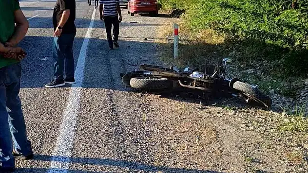 Çaycuma'da Otomobil Motosiklete Çarptı