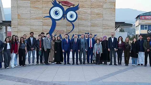 Cem Şahin Ve Rektör Kırışık Sosyalfest'te Öğrencilerle Buluştu