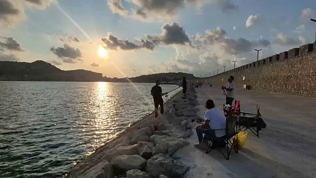 Yaz Bitti Ama Deniz Sezonu Kapanmadı
