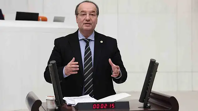 Cevdet Akay'dan Bakan Tekin'e Soru Yağmuru