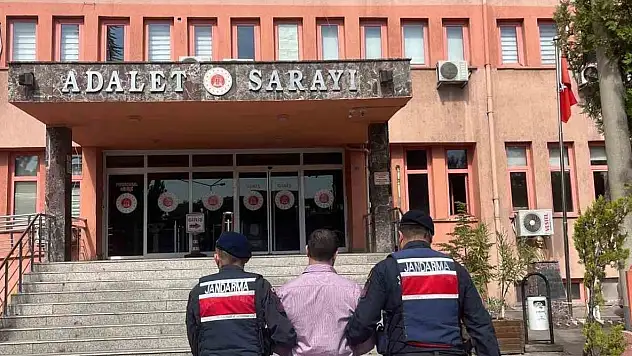 Cezaevi Firarisi Camide Uyurken Yakalandı