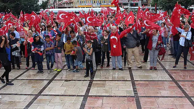 CHP, 30 Ağustos'u Zafer Yürüyüşü ile kutladı