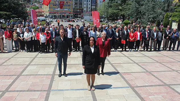 CHP, 19 Mayıs'ı Kutladı