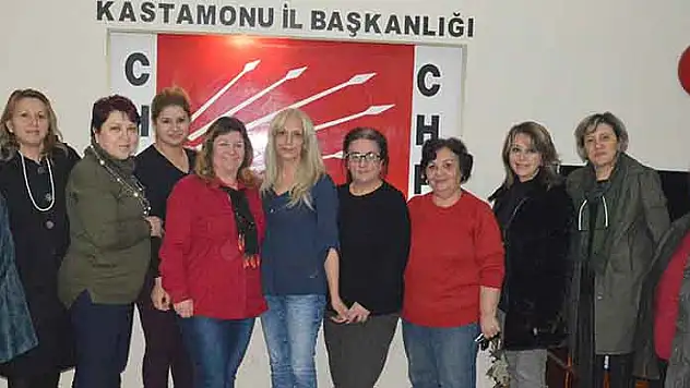 CHP Kadın Kolları'ndan öğrencilere destek