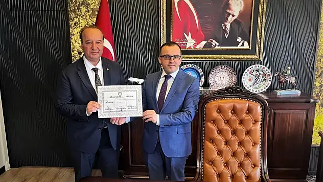 CHP Milletvekili Akay, mazbatasını aldı