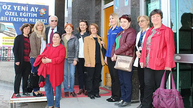 CHP'li kadınlardan anlamlı ziyaret