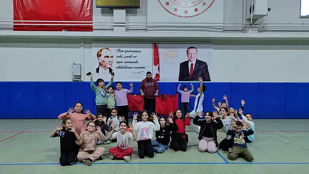 Cide'de Voleybol Eğitimleri Devam Ediyor