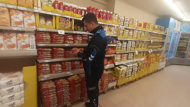 Cide marketleri denetliyor