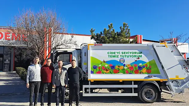 Cide'ye Yeni Çöp Aracı Kazandırıldı