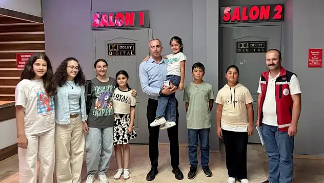 Çocuklar Sinema Etkinliğinde Bir Araya Geldi