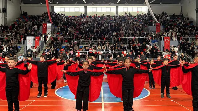 Çocukların Neşesi Ve Bayram Coşkusu Salona Renk Kattı