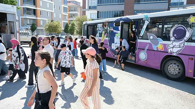 Çorum Belediyesi'nden 700 Çocuğa Lunapark Sürprizi
