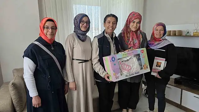 Çorum Belediyesi'nden Anne Ve Bebeklere Evde Sağlık Desteği