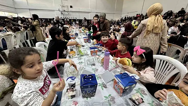 Çorum Belediyesi'nden Çocuklara 'Tekne Orucu' İftarı