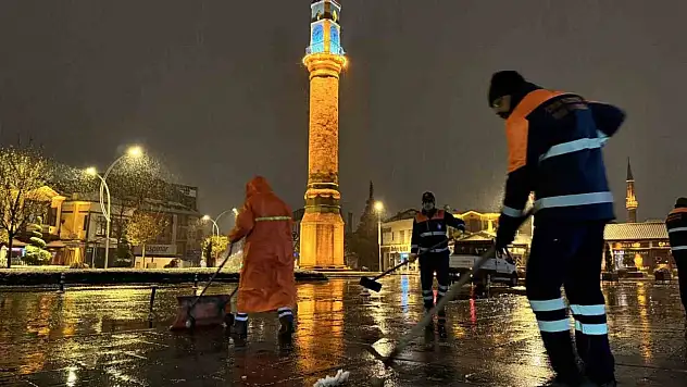 Çorum Belediyesi'nden Kar Mesaisi
