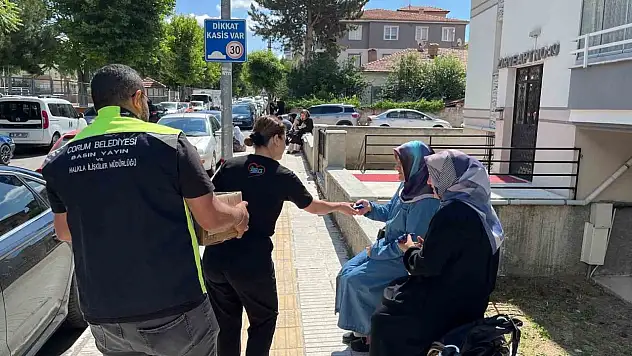 Çorum Belediyesi'nden Dondurma İkramı