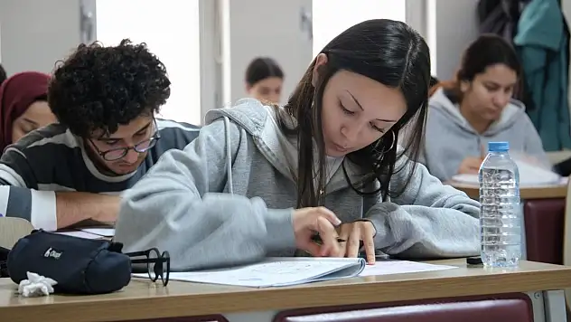 Çorum Belediyesi, Üniversite Adaylarını YKS'ye Hazırlıyor
