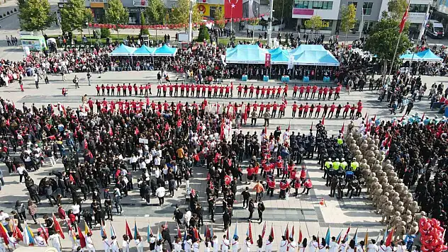 Çorum'da 100'lerin halayı nefes kesti