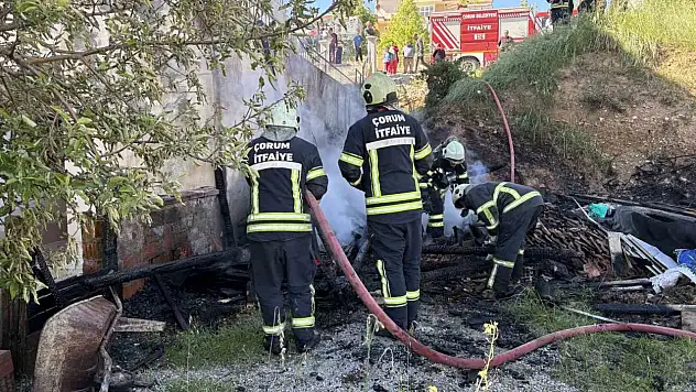 Çorum'da apartmanın tandırlığında çıkan yangın korkuttu
