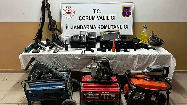 Çorum'da define avcılarına jandarmadan suçüstü operasyon: 5 tutuklama