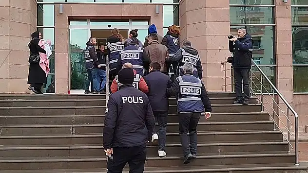 Suçüstü Yakalandılar