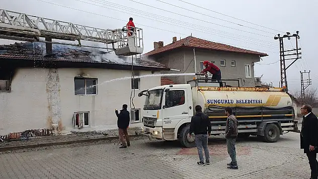 Çorum'da İki Katlı Ev Kül Oldu