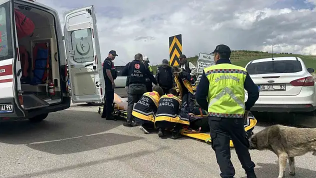 Çorum'da İki Otomobil Çarpıştı: 2 Yaralı
