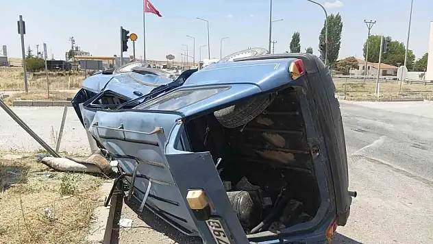 Çorum'da iki otomobil çarpıştı: 1 yaralı