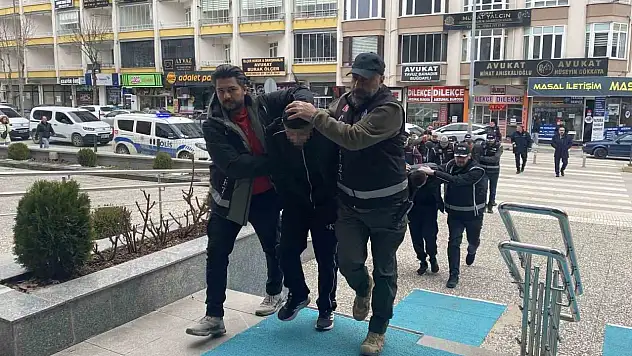 Çorum'da İş Yerlerine SilahlıSsaldırı Düzenleyen Şahıslar Yakalandı