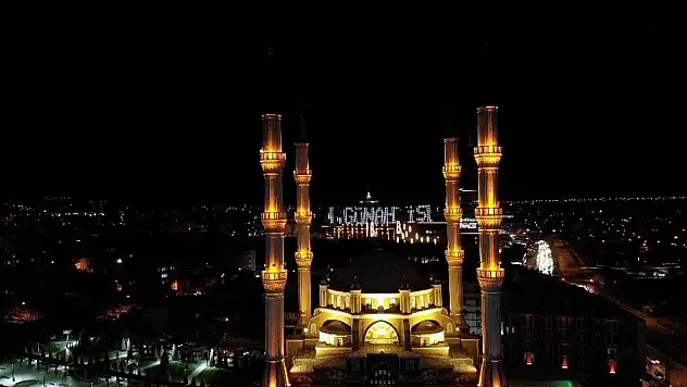 Çorum'da Kadir Gecesi Dualarla İdrak Edildi