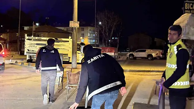 Çorum'da Kaldırım İşgaline Gece Denetimi