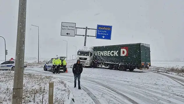 Çorum'da Kar Yağışı Etkili Olmaya Başladı