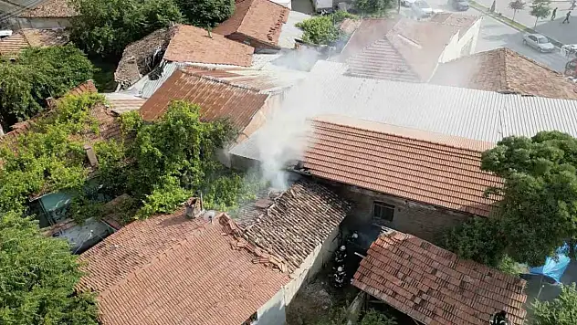 Çorum'da metruk evde çıkan yangın korkuttu