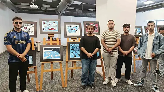 Çorum'da öğrencilerin eserleri sanatseverlerle buluştu