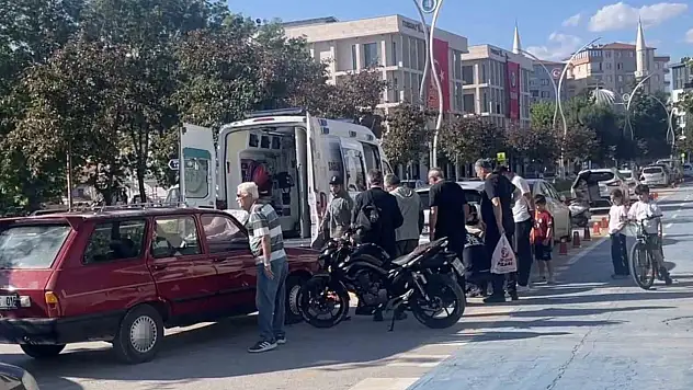 Çorum'da otomobil ile motosiklet çarpıştı: 1 yaralı