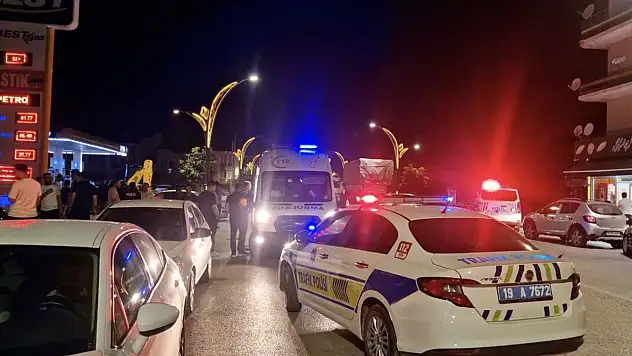 Çorum'da otomobil ile motosiklet çarpıştı: 1'i ağır 2 yaralı