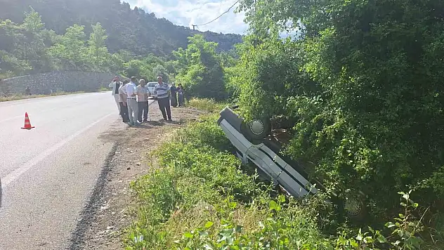 Çorum'da otomobil şarampolde takla attı: 1 yaralı