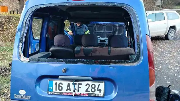 Çorum'da Otomobil Şarampole Devrildi