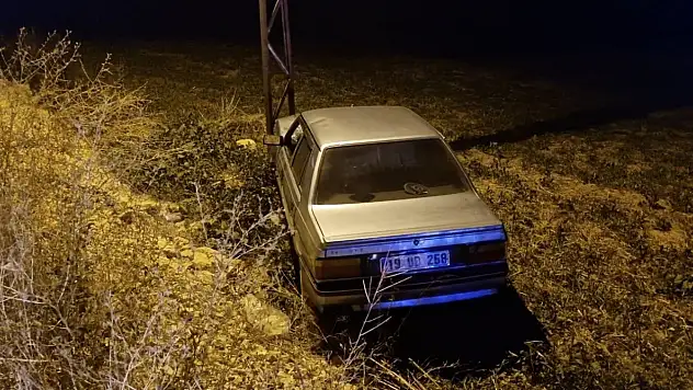 Çorum'da otomobil tarlaya uçtu: 1 yaralı