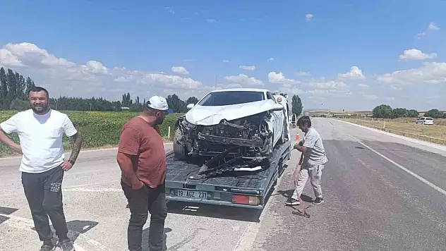Çorum'da pikap ile otomobil çarpıştı: 2 yaralı