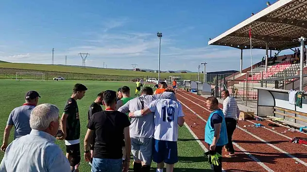 Çorum'da Sıcaktan Bayılan 2 Futbolcu Hastanelik Oldu