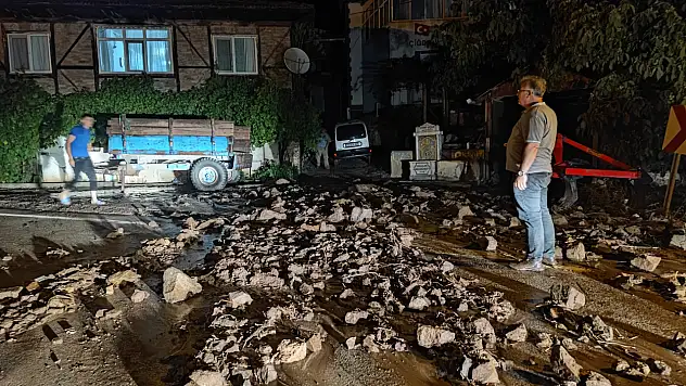 Çorum'da Şiddetli Yağış Etkili Oldu