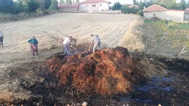 Çorum'da Tarlada Çıkan Yangında 300 Adet Balya Kül Oldu